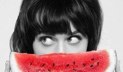 吃瓜网红两字网名女,揭秘网络红人的甜蜜与苦涩