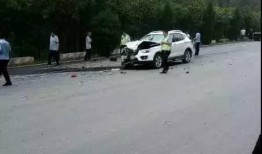 车祸死亡爆料视频播放,惨烈现场令人触目惊心